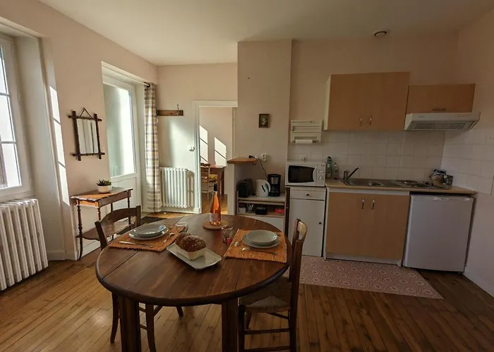 Avec Jardin Privatif, Proche Des Randonnées, Totalement équipé Et Internet Fibreбет - Fr-1-653-253 Poursac